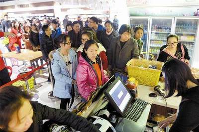 超市排队总是最慢？可能是你的‘网络工程’心态在作祟